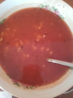 Paradicsomleves házi reszelt tésztával recept fotója