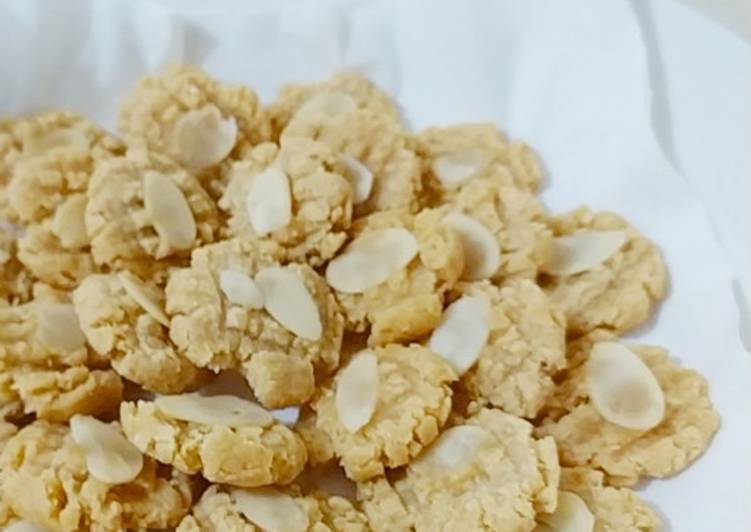 Langkah Mudah untuk Menyiapkan Oat Almond Cookies (takaran sendok) Anti Gagal