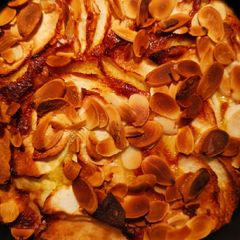 A picture of Apple dessert.