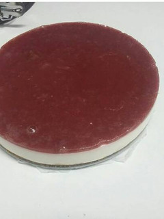 Una foto de Tarta de Yogurt griego y mermelada
