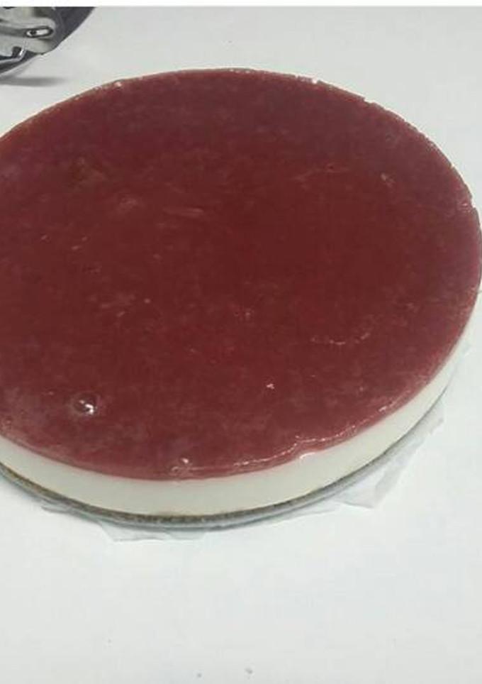 Una foto de Tarta de Yogurt griego y mermelada