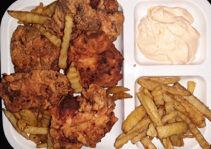 Crispy zinger fillets with mayo dip