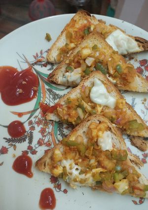 ब्रेड पीज़ा (Bread Pizza recipe in hindi) रेसिपी मुख्य फोटो