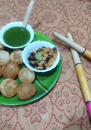 A picture of Pani puri.