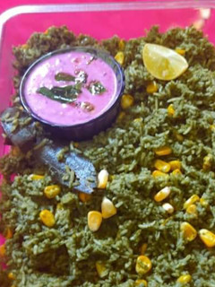 પાલક મકાઈ પુલાવ (Palak Makai Pulao Recipe In Gujarati) રેસીપી મુખ્ય ફોટો