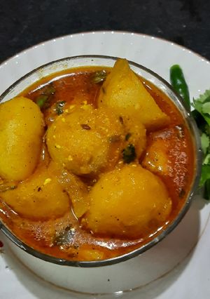 আলুর দম (alur dom recipe in Bengali) রেসিপির প্রধান ছবি