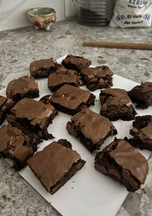 Una foto de Brownie de chocolate con Nesquik 🍫🤎