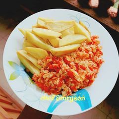 A picture of Sweet potatoes and scrambled eggs.