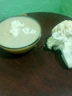 காலி பிளார் சூப் (Cauliflwer soup recipe in tamil) செய்முறை முக்கிய புகைப்படம்