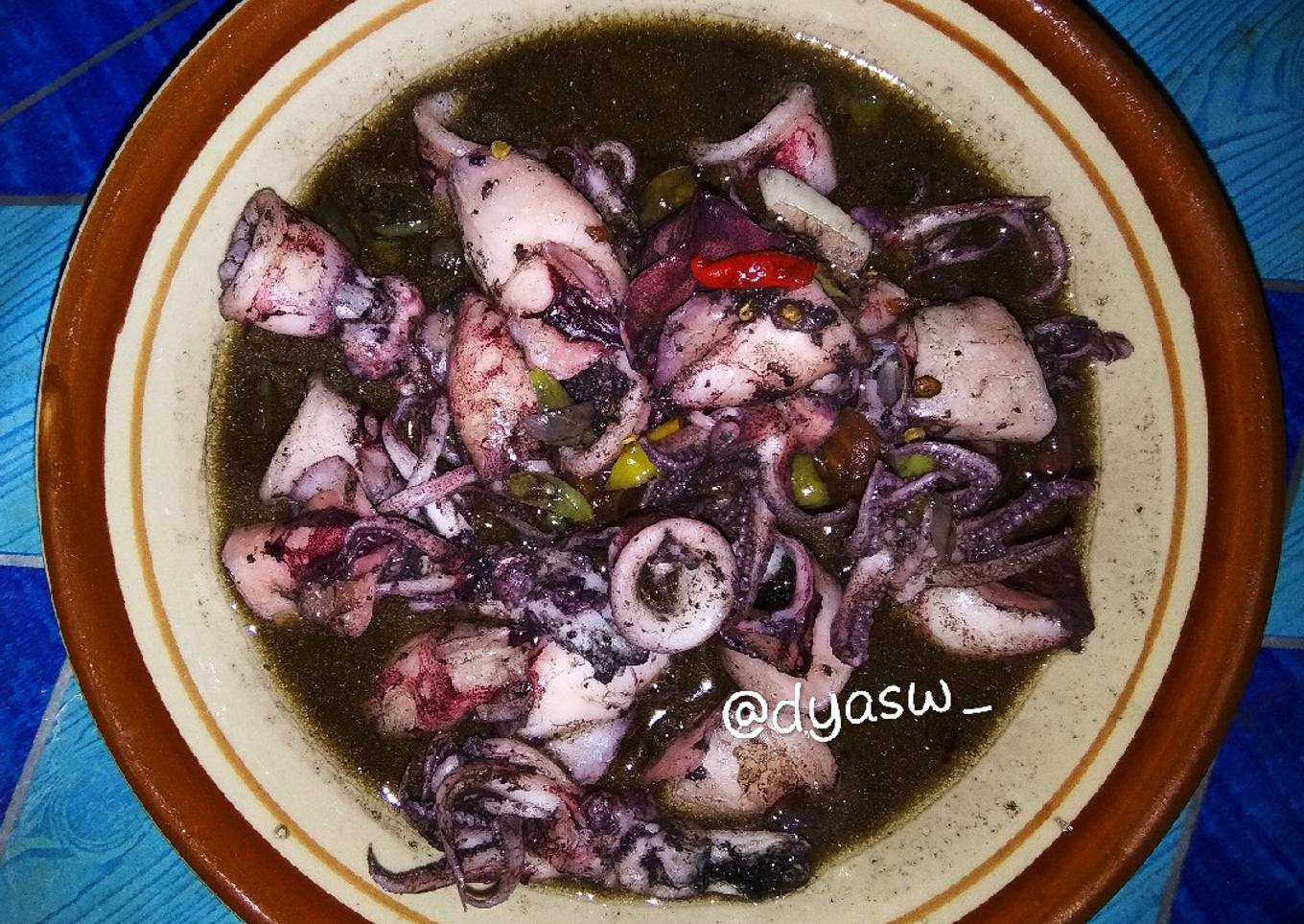 Cumi goreng hitam biasa