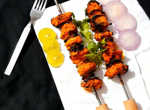 A picture of Chicken Tikka On Gas Tandoor.