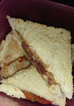 Foto resep Corned beef sandwich / roti lapis isi / sandwich enak sarapan