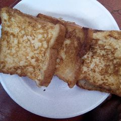A picture of French Toast.