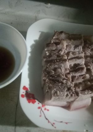 Hình của món Thịt Luộc Chấm Nước Mắm.
