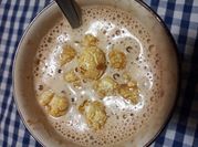 Una foto de palomitas con chocolate
