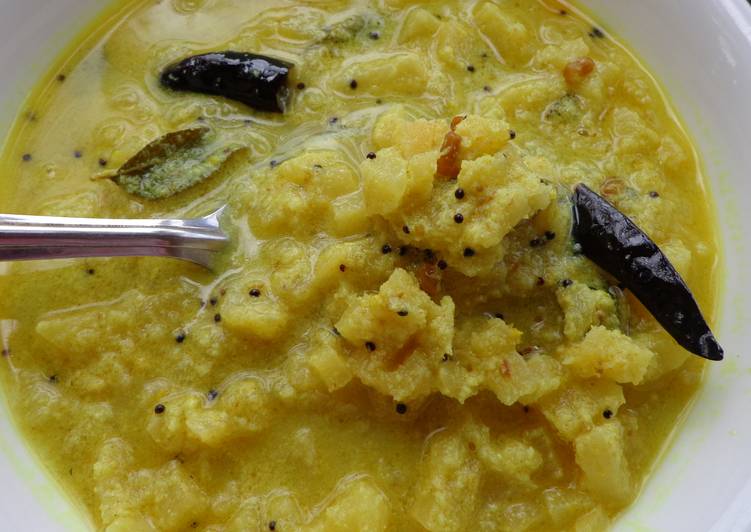 Get Breakfast of Banana stem curry (Vazhappindi moru ozhicha kootan)