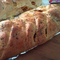 A picture of Braided spaghetti bread.