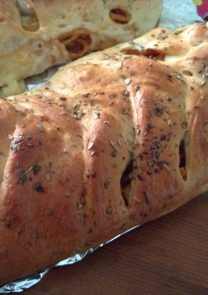 A picture of Braided spaghetti bread.