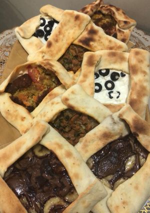 صورة لوصفة فطائر بعجينه ممتازه بدون تخمير