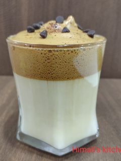 દાલગોના કોફી (Dalgona coffee recipe in gujrati) રેસીપી મુખ્ય ફોટો