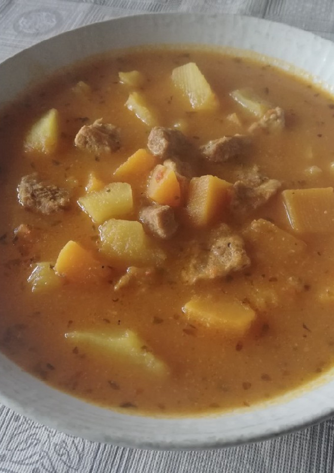Una foto de Calabaza y papas con carne