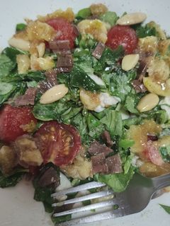 Una foto de Ensalada de higos y almendras
