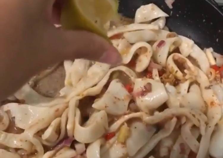 Resep Cumi matah (masak 5 menit tapi rasanya enak bgt!), Bikin Ngiler