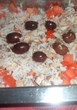 Una foto de Arroz frío con caballa