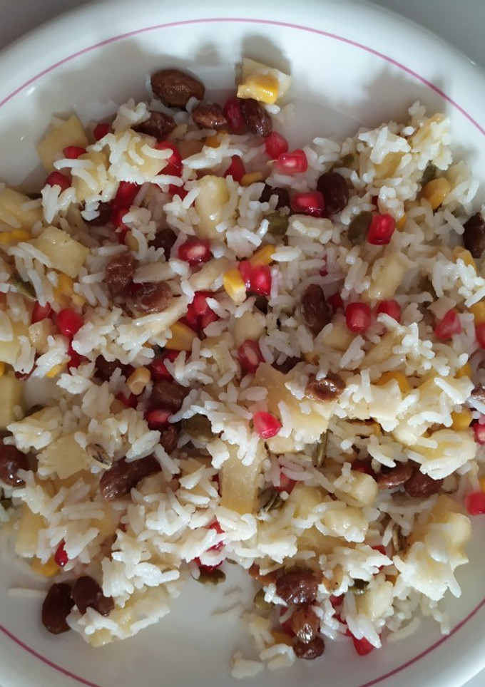 Una foto de Ensalada de arroz tropical (vegana)