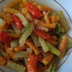 A picture of Acar Kuning.