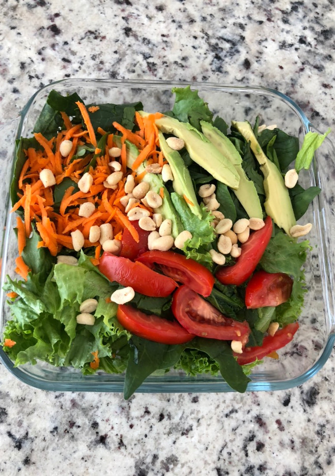 Una foto de Ensalada alta en vitaminas y omegas