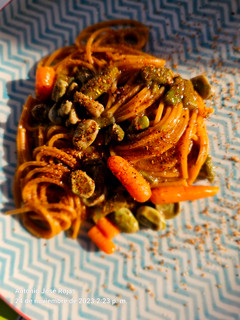 Una foto de Spaghetti picantes con verduritas