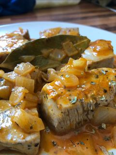Una foto de Atún encebollado