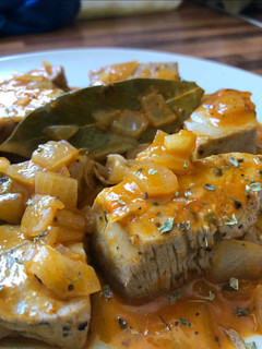 Una foto de Atún encebollado