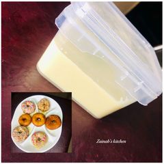 A picture of Donut glaze or filling🥯.