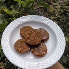 A picture of Masala gud bites.