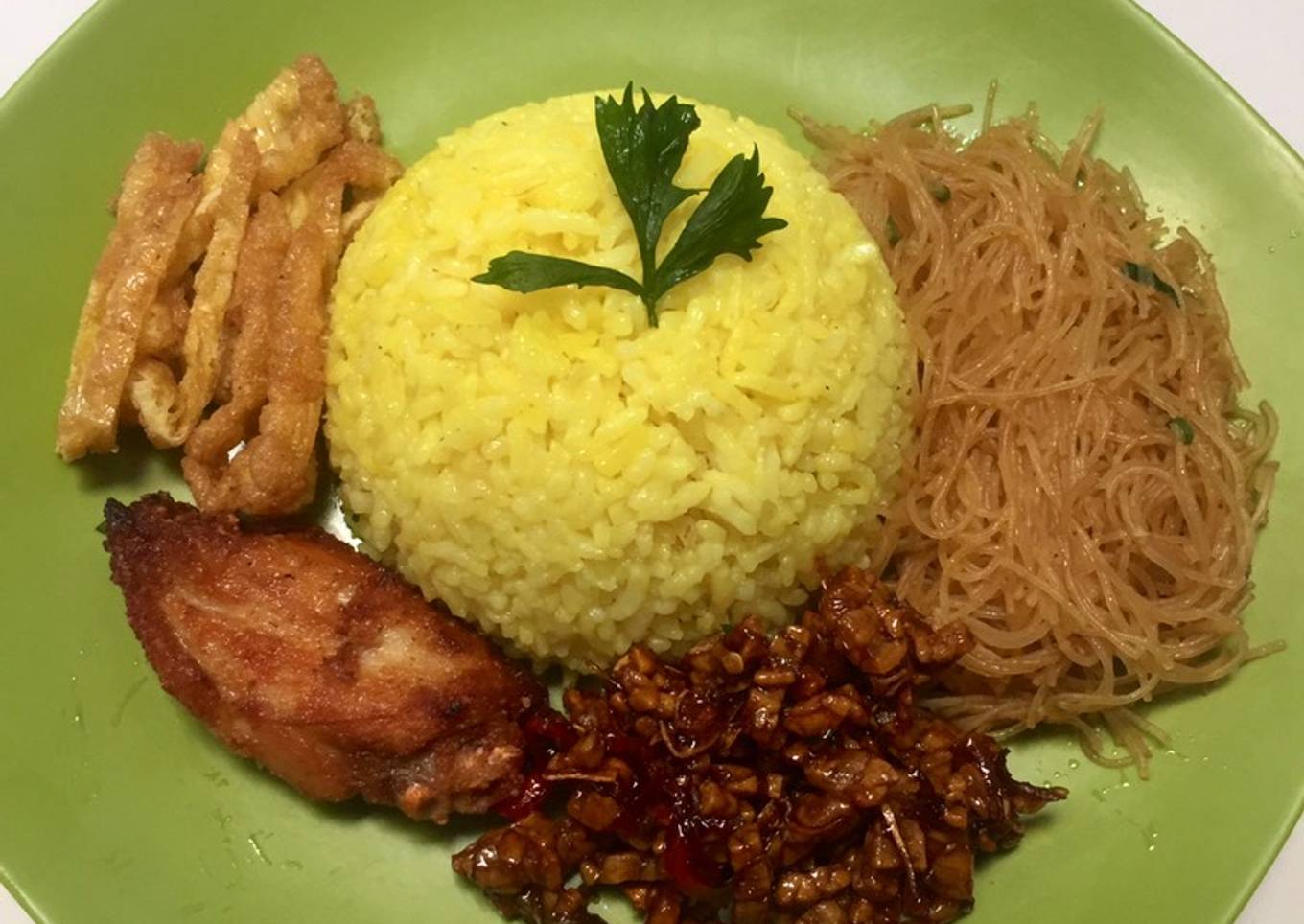 Krõbe Nasi Uduk Oreg Tempe (menüü Saraban Muda)