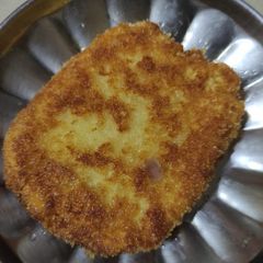 A picture of Fried cheese.