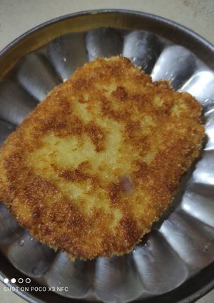 A picture of Fried cheese.