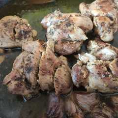 Una foto de Pollo al ajillo