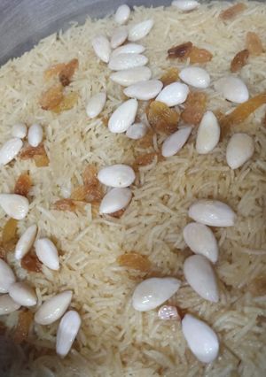 A picture of Gur wale chawal.