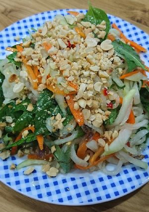 Hình của món Nộm su hào cà rốt.