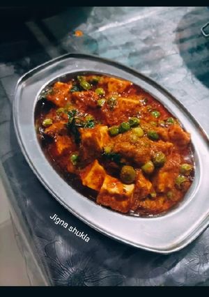 મટર પનીર (Matar Paneer Recipe In Gujarati) રેસીપી મુખ્ય ફોટો