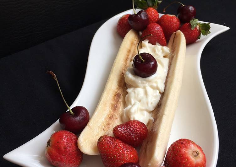 Healthy Banana Split with Plain Greek Yogurt