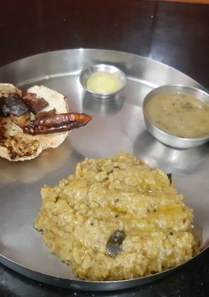 दुर्वांकूर खिचडी रेसिपी चे मुख्य फोटो