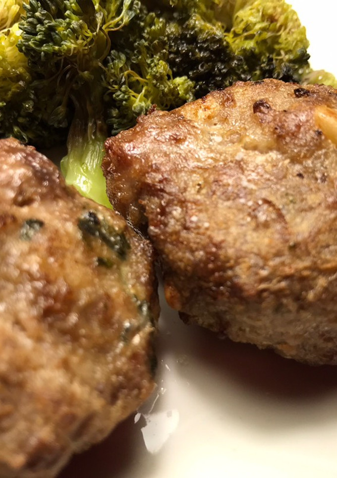 Una foto de Hamburguesitas de vacuno con cebolla, en airFryer