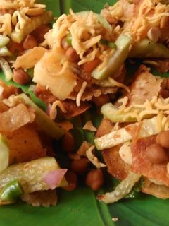 বাসি রুটির পাপড়ি চাট (basi rutir papri chaat recipe in Bengali) রেসিপির প্রধান ছবি