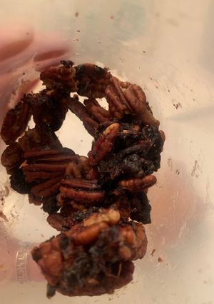 A picture of Candied pecans.