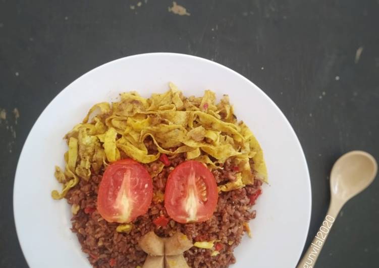 Langkah Mudah untuk Menyiapkan Nasi Goreng Nasi Merah, Lezat Sekali