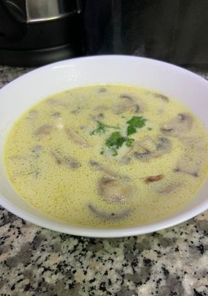 صورة لوصفة شوربة الفطر والدجاج بالكريمة